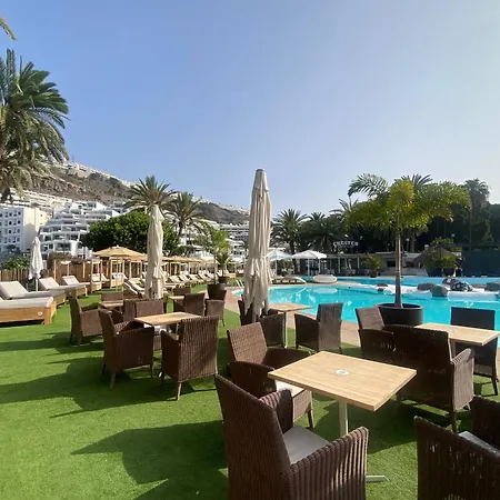 Comfortable Duplex Near The *