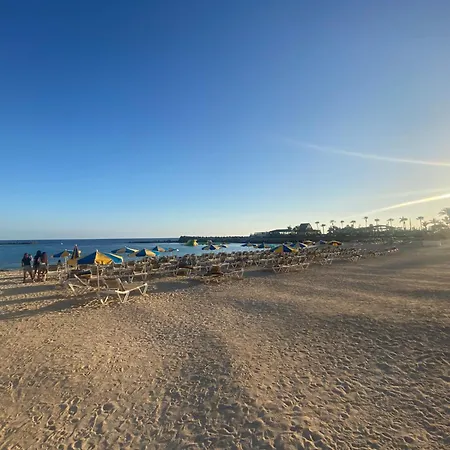 Vakantiehuis Comfortable Duplex Near The *