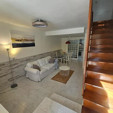 Stylish And Comfortable Duplex Near Swimming Pool Dom wakacyjny *