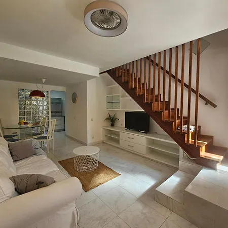 Stylish And Comfortable Duplex Near Swimming Pool Mogán